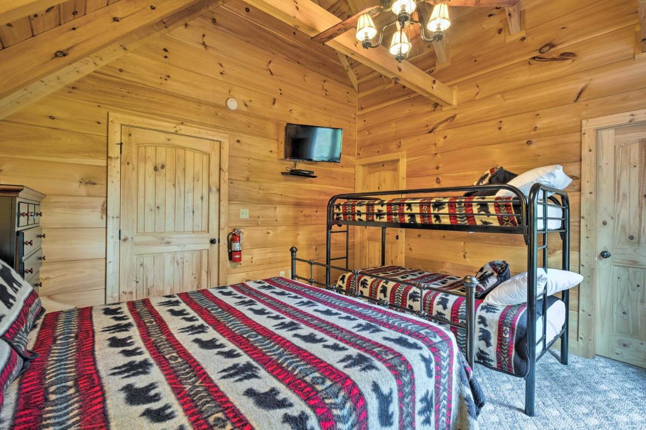 セバービル Pigeon Forge Cabin With Brand New Hot Tub And Views!ヴィラ エクステリア 写真